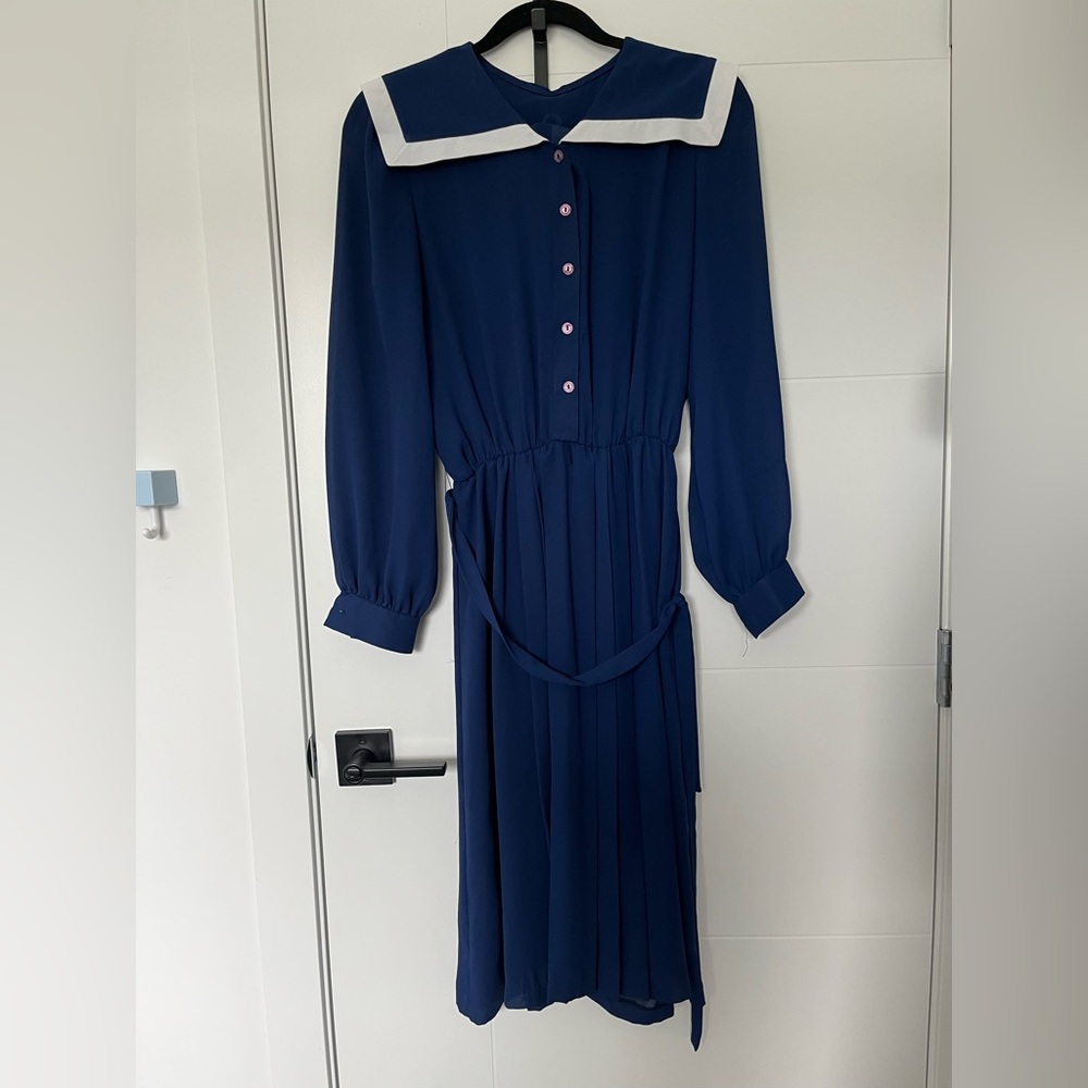 Navy Long-Sleeve Midi Dress with Contrast Collar